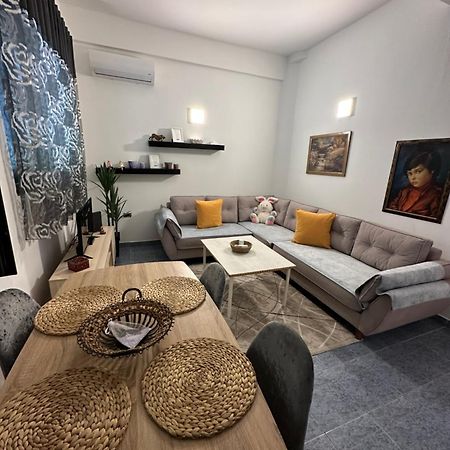 Apartment Near The Centre Of Tirana Buitenkant foto